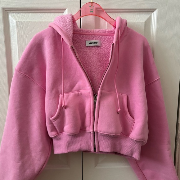 GUIZIO Pink Cropped Hoodie 💕 - Picture 2 of 6